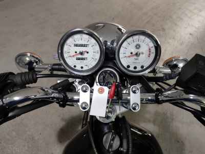 Yamaha SR400 2021