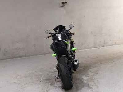 Yamaha YZF-R25 2016