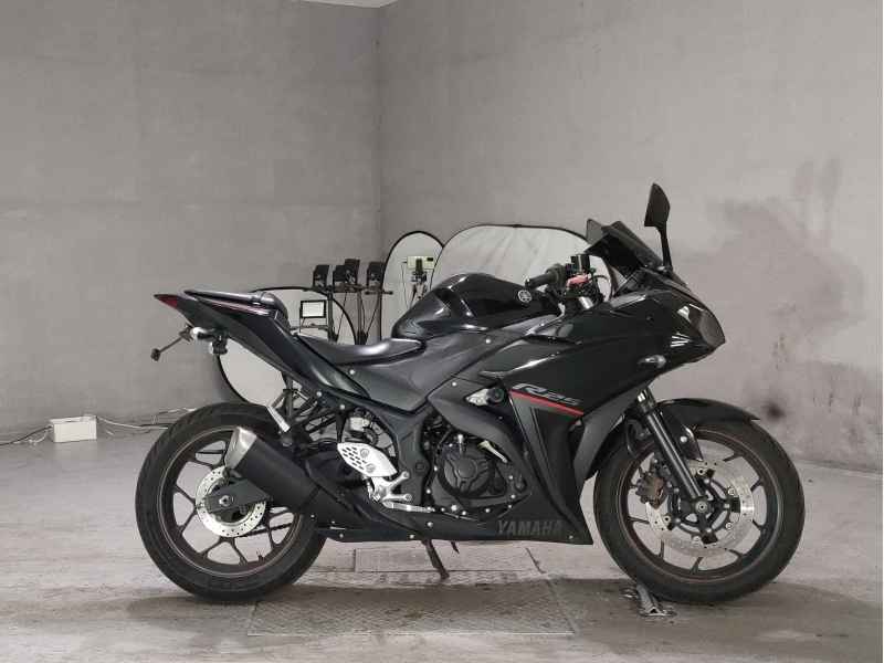 Yamaha YZF-R25 2018