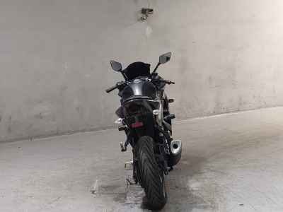 Yamaha YZF-R25 2018