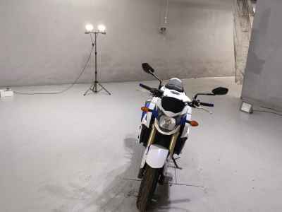 Suzuki GSR750 2011