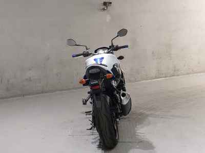 Suzuki GSR750 2011