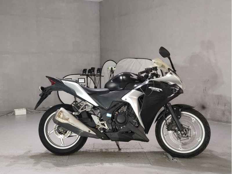 Honda CBR250R 2011