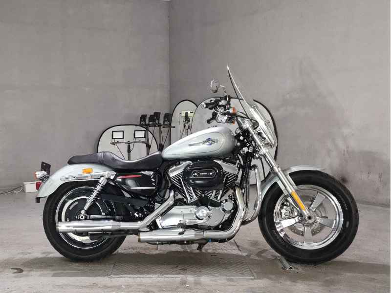 Harley-Davidson Sportster Custom XL1200C 2011