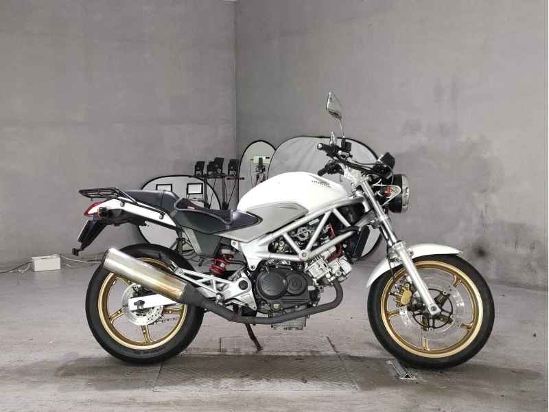Honda VTR250 2011
