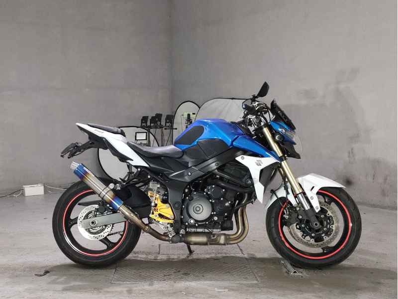 Suzuki GSR750 2013