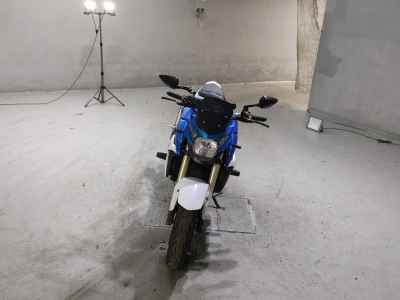Suzuki GSR750 2013