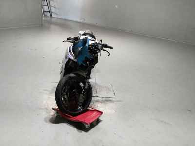 Yamaha YZF-R3 2025