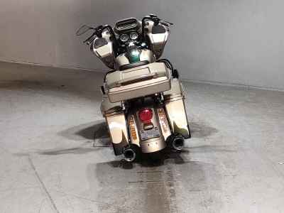 Harley-Davidson FLTRXSE1800 CVO 2013