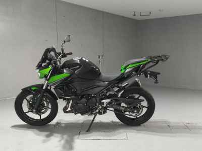 Kawasaki Z400 2022