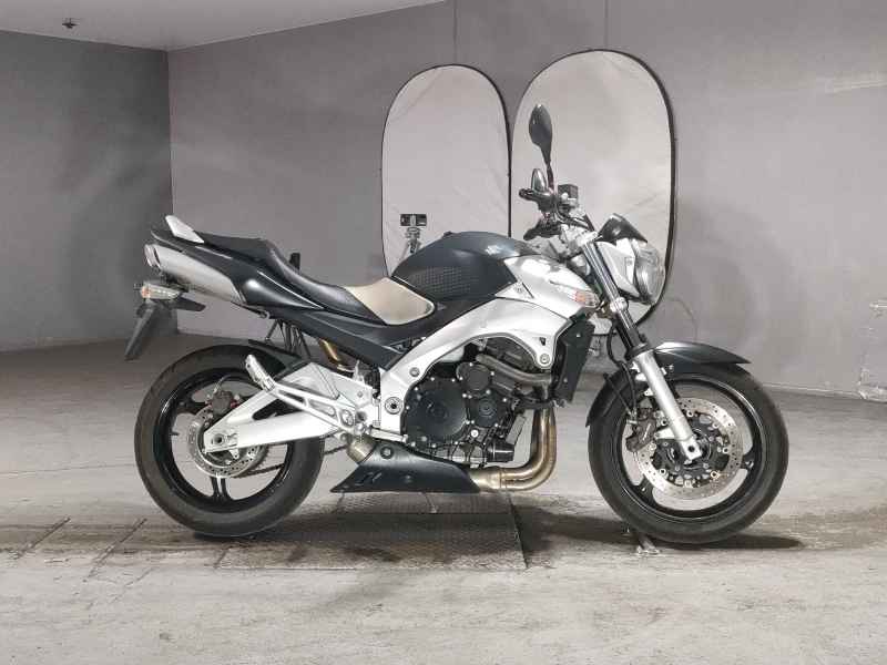 Suzuki GSR400 2008