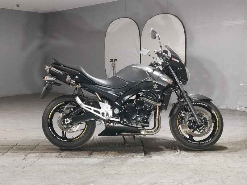 Suzuki GSR400 2010