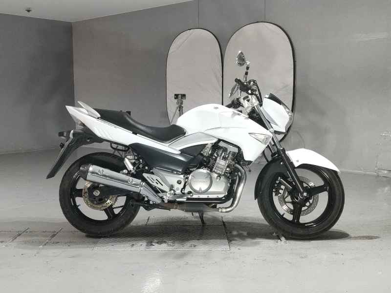 Suzuki GSR250