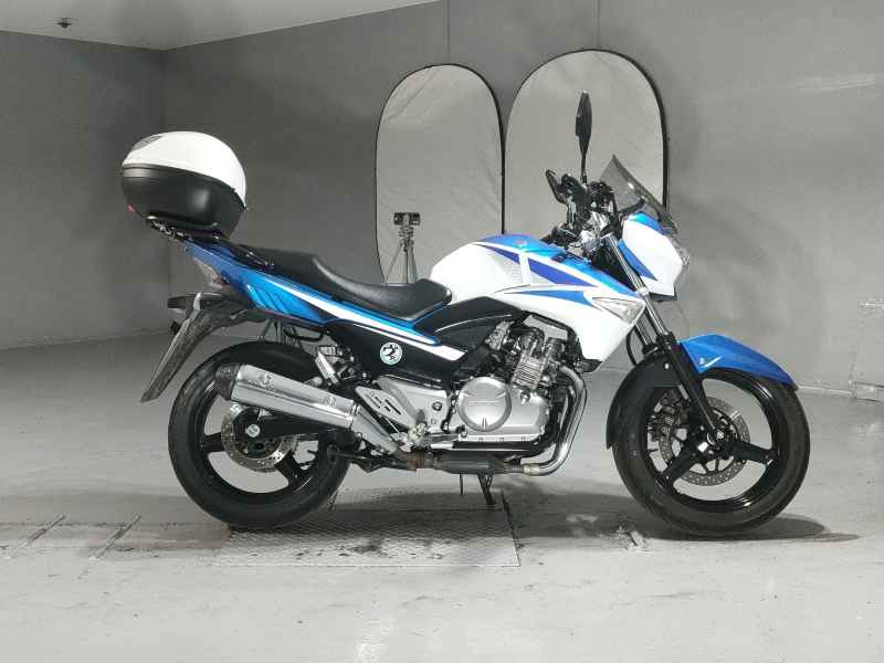 Suzuki GSR250