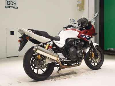 Honda CB400 Super Boldor 2015