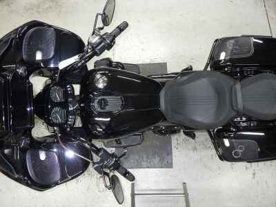 Harley-Davidson Road Glide FLTRXSE1923 CVO 2023
