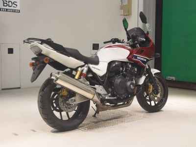 Honda CB400 Super Boldor 2016