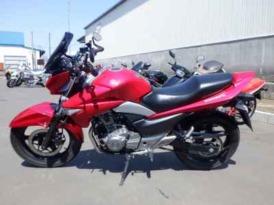 Suzuki GSR250
