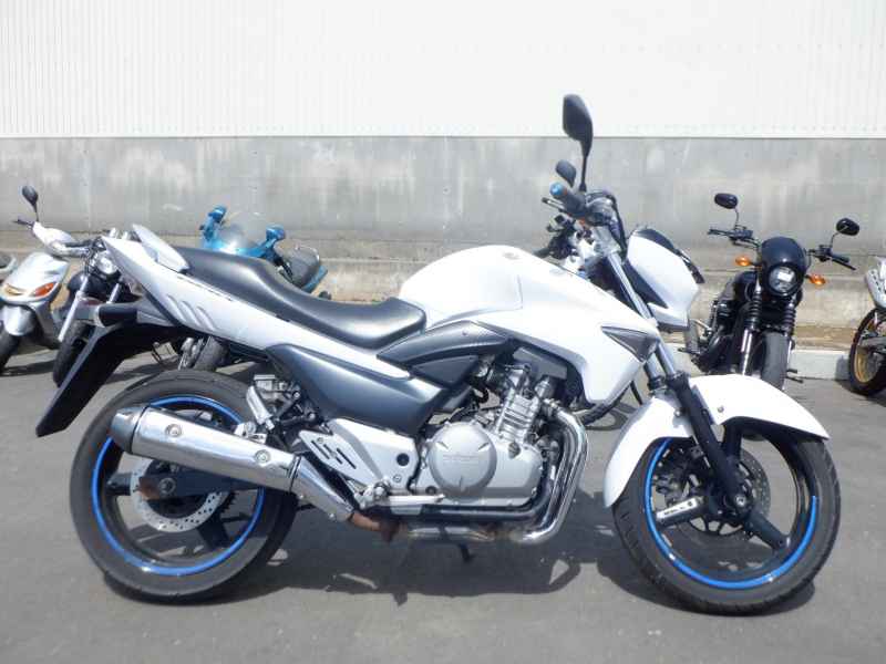 Suzuki GSR250