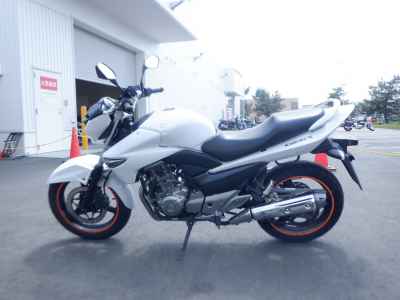 Suzuki GSR250