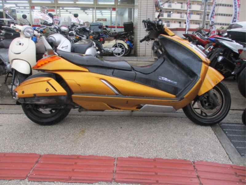 Suzuki Gemma
