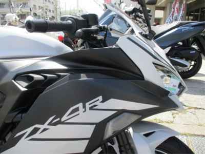 Kawasaki Ninja ZX 4RR 2025