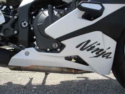 Kawasaki Ninja ZX 4RR 2025