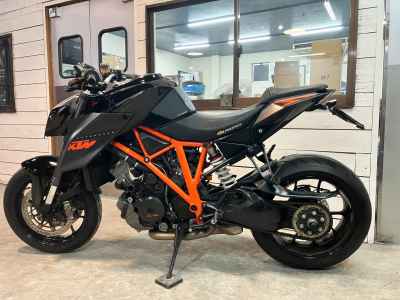 KTM 1290 Super Duke R 2015