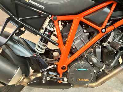 KTM 1290 Super Duke R 2015