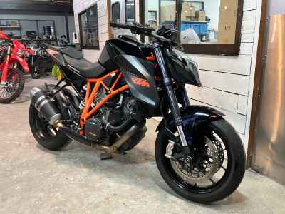 KTM 1290 Super Duke R 2015