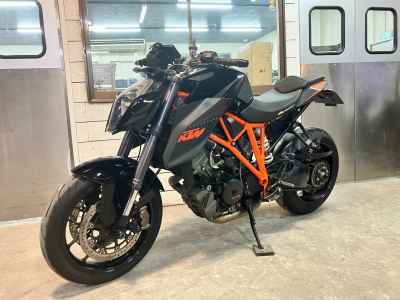 KTM 1290 Super Duke R 2015