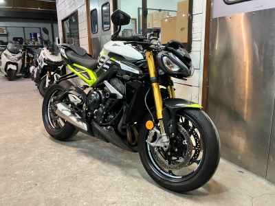 Triumph Street Triple 2023
