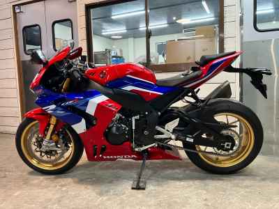 Honda CBR1000RR 2023