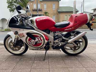Suzuki RGV250SP
