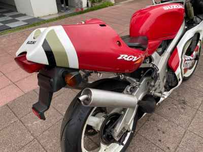 Suzuki RGV250SP
