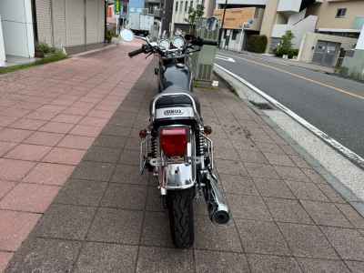 Yamaha SR400 2021