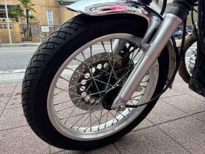 Yamaha SR400 2021