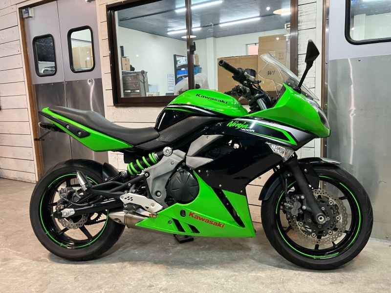 Kawasaki Ninja 400R 2011