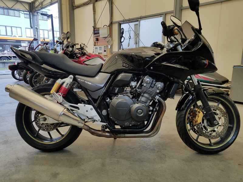 Honda CB400 Super Boldor 2017