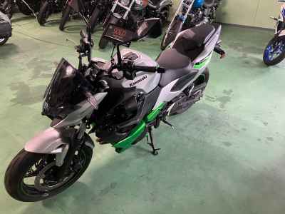 Kawasaki Z7 Hybrid 2025