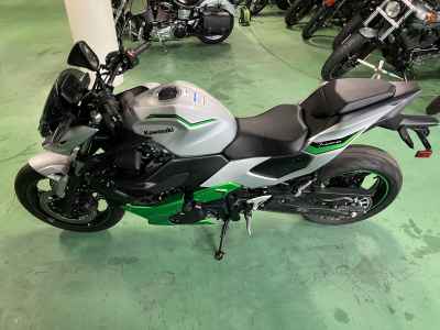 Kawasaki Z7 Hybrid 2025