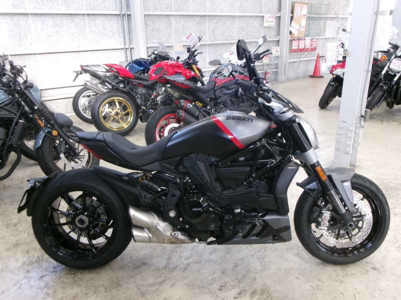 Ducati Diavel 2022