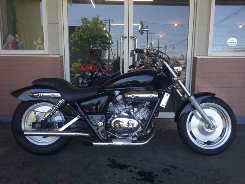 Honda Magna S