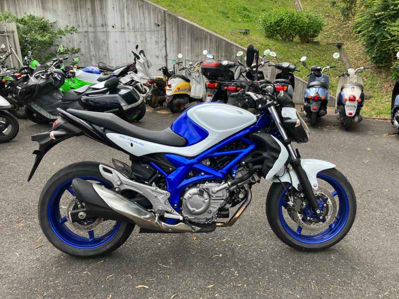 Suzuki Gladius SFV400 2012