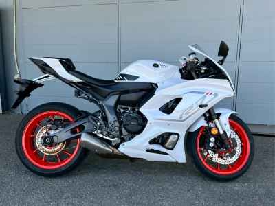 Yamaha YZFR72 2024