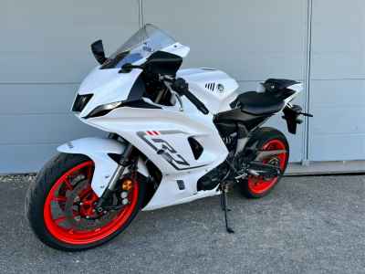 Yamaha YZFR72 2024