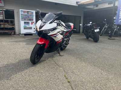 Yamaha YZFR25