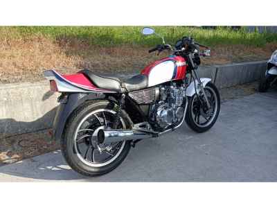 Yamaha XJ550