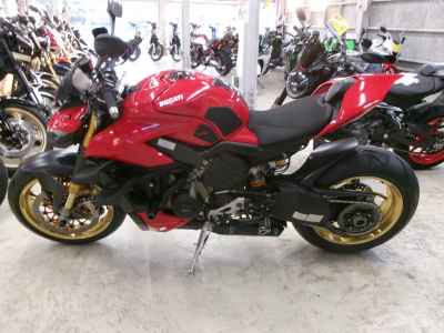 Ducati Streetfighter V4S 2021