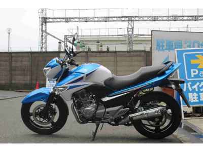 Suzuki GSR250